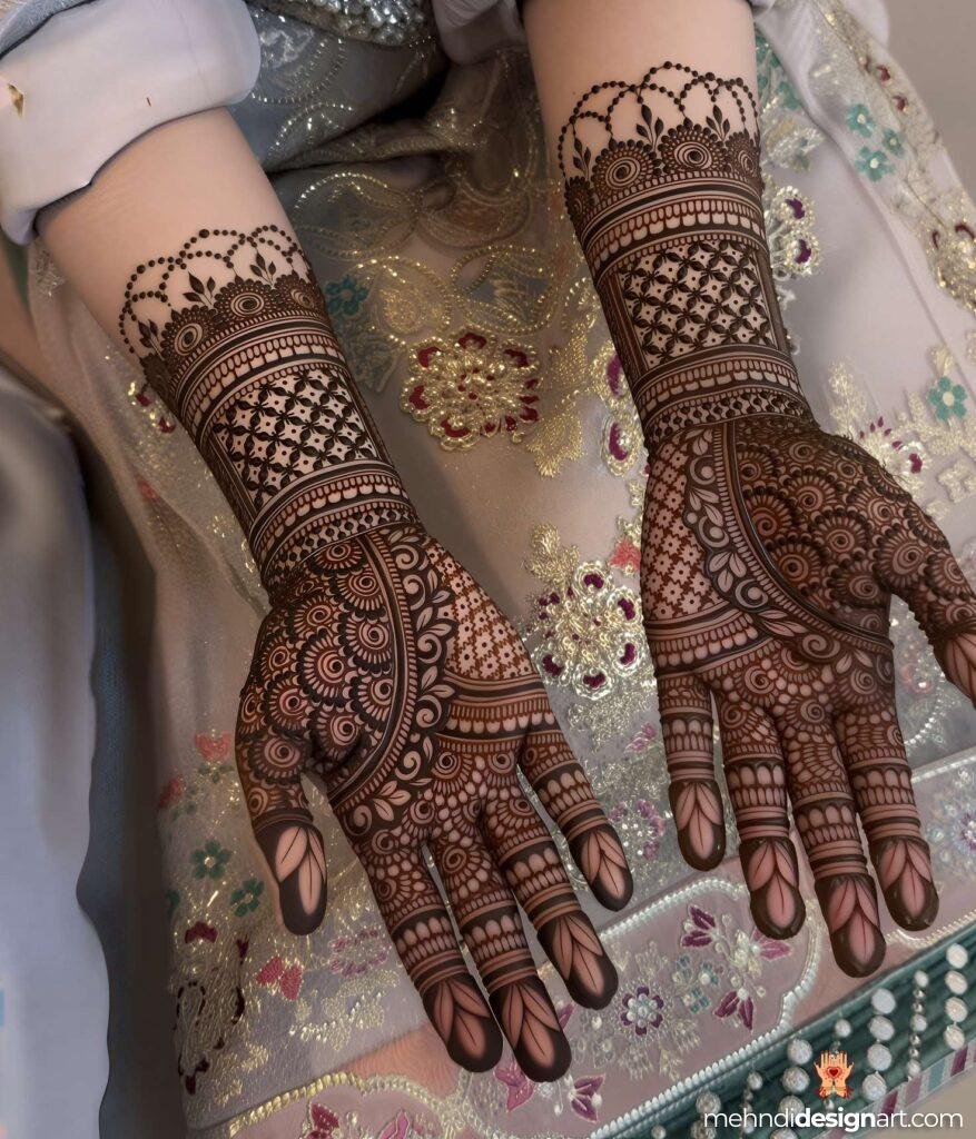 60+ Modern Full Hand Mehndi Design for a Trendy Look 35