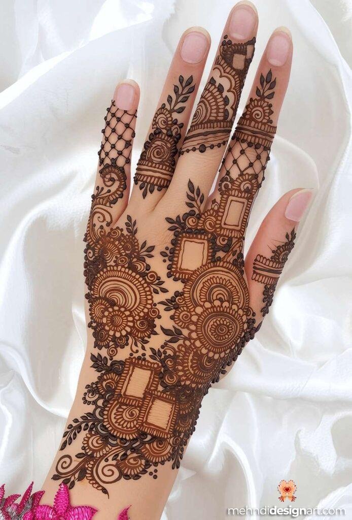 40+ Arabic Mehndi Designs for Full Hands: Timeless Elegance and Intricate Beauty 12
