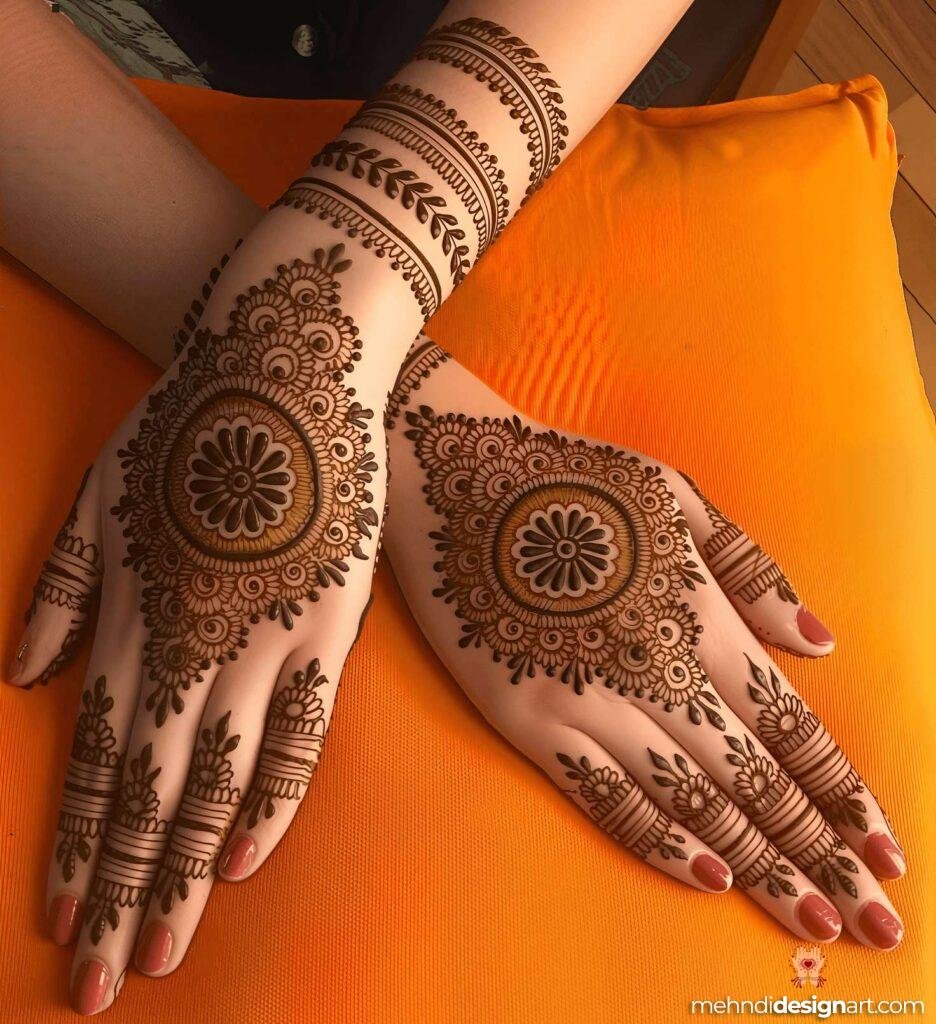 40+ Arabic Mehndi Designs for Full Hands: Timeless Elegance and Intricate Beauty 9