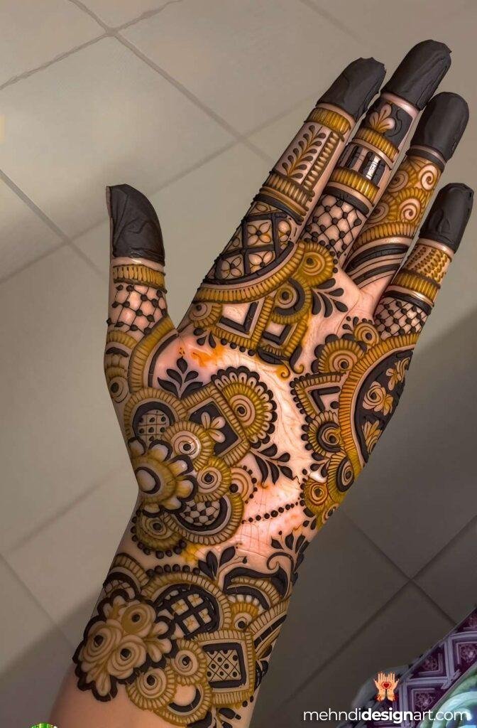 35+ Beautiful Easy Full Palm Mehndi Designs for Every Occasion 16