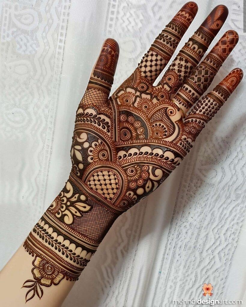 35+ Beautiful Easy Full Palm Mehndi Designs for Every Occasion 31