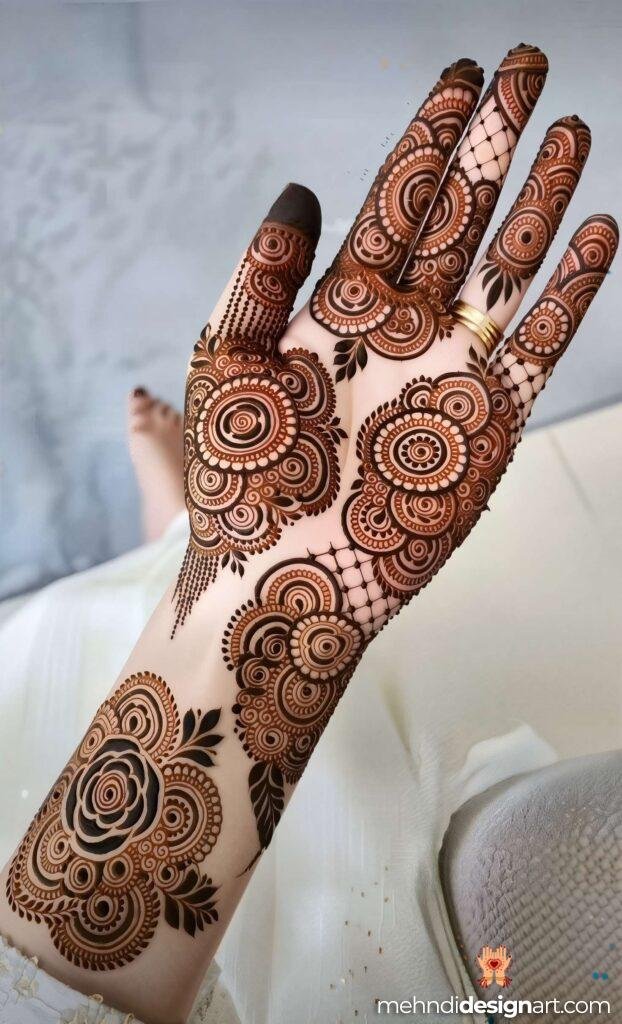 35+ Beautiful Easy Full Palm Mehndi Designs for Every Occasion 32